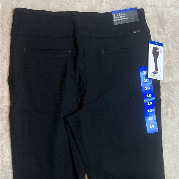 S.C. & Co. Black Slim Leg Trousers Pull On Textured sz 10 - Picture 10 of 12
